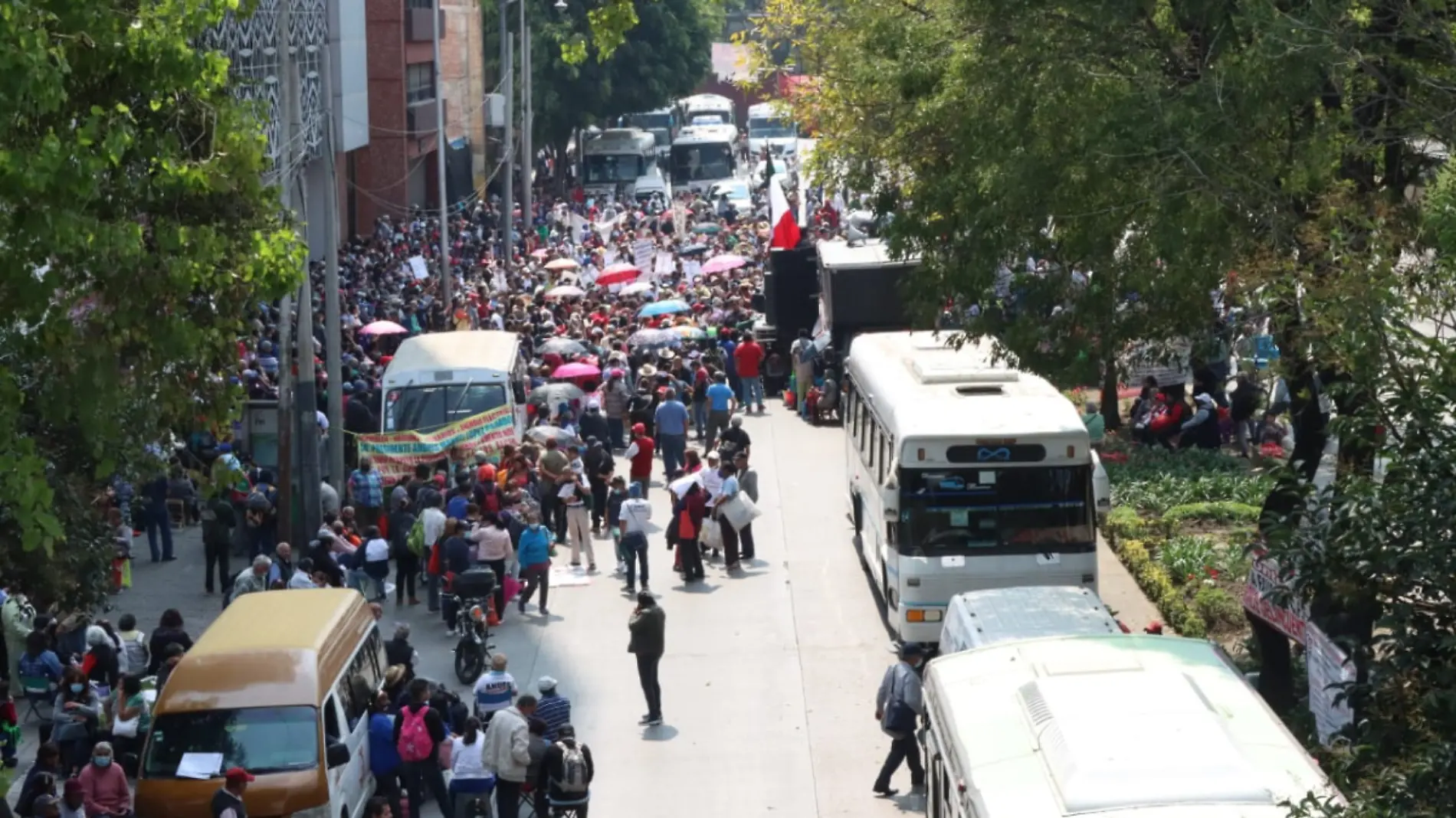 Manifestantes en Circuito interior 